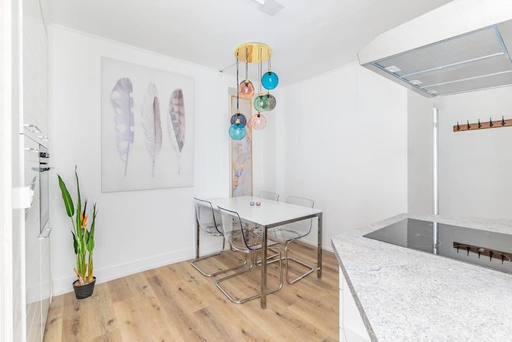 Exquisite One-bedroom On Av Du Casino Apartamento